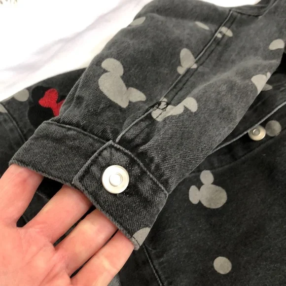 Minnie Mouse 3 piece black embroidered Jean jacket w/matching shirt/pants. Sz 4